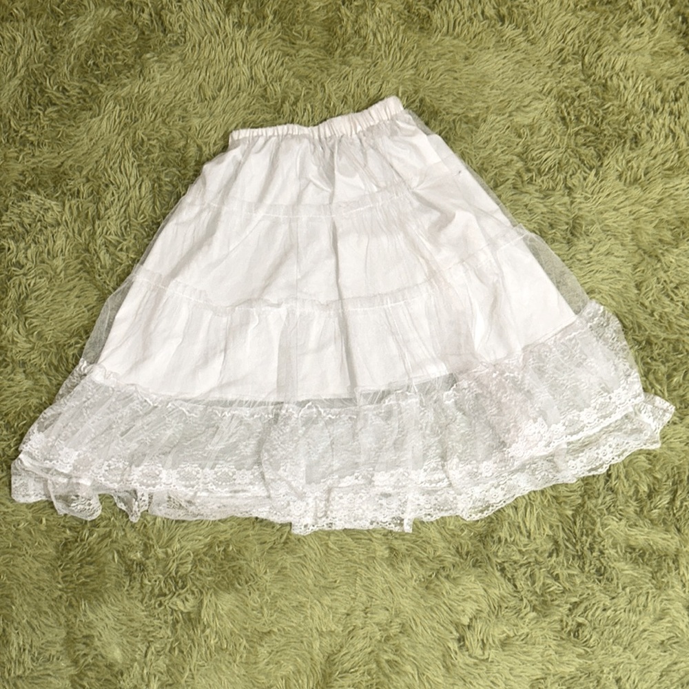 White lace skirt